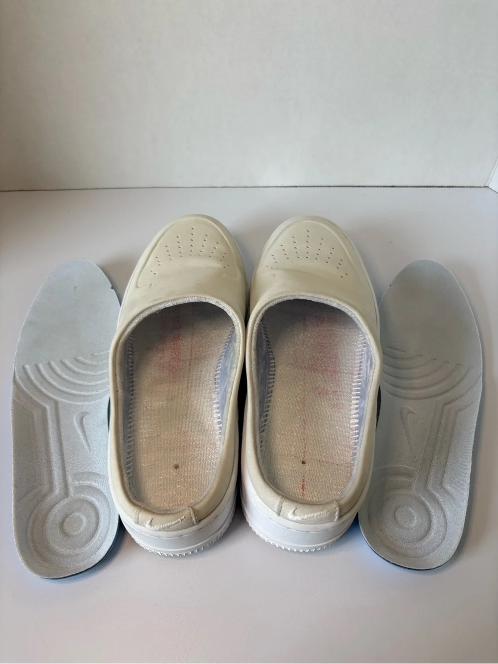 Nike minimal slip